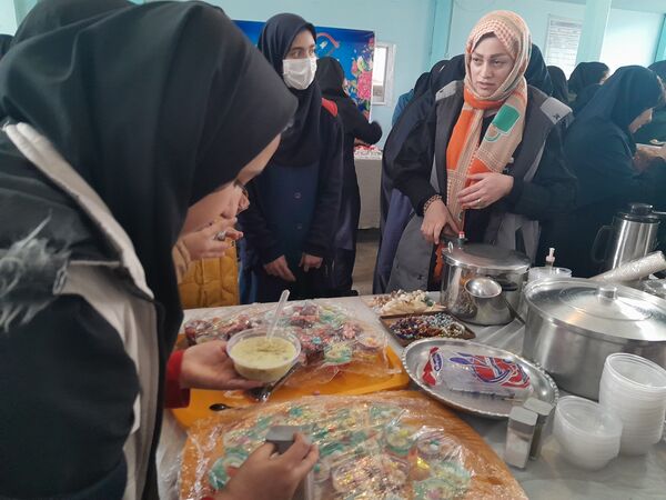 جشنواره فرهنگی هنری "امید فردا" در دبیرستان شاهد فیض ناحیه ۳ شیراز