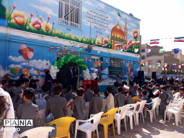 جشن شکوفه ها در دبستان دکتر شهریاری ناحیه ۶