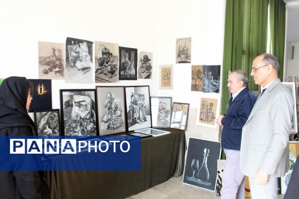 نمایشگاه هنرجویان هنرستان حافظ به‌مناسبت ایام دهه فجر