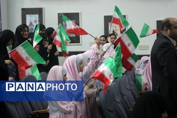 نواختن زنگ آغاز سال تحصیلی ۱۴۰۴-۱۴۰۵ در بوشهر