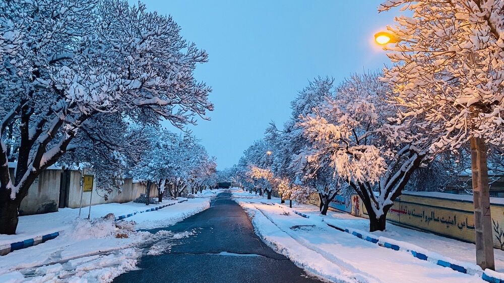 جاده‌های 11 استان کشور برفی و بارانی است