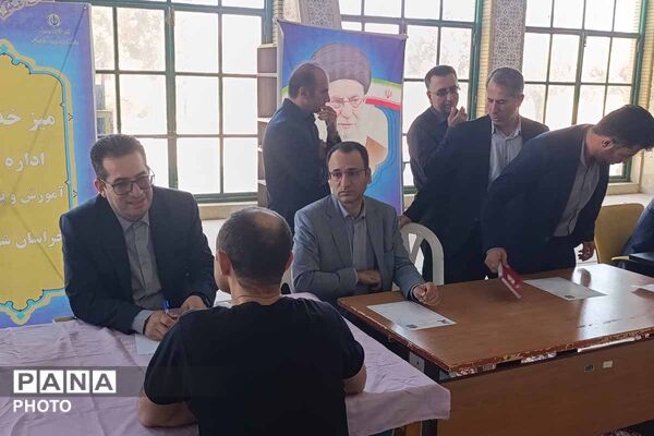 میز خدمت آموزش و پرورش خراسان شمالی در نماز جمعه؛ پاسخگویی مستقیم به مطالبات مردم