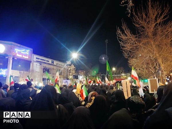حماسه سازی مردم نیشابور در دوازدهمین روز از شهادت امام خامنه ای