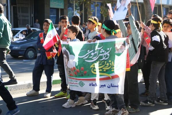 خروش دانش‌آموزان گرگانی در روز حماسه و بصیرت