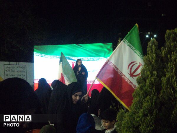 استمرار مردم کرمان در میدان 