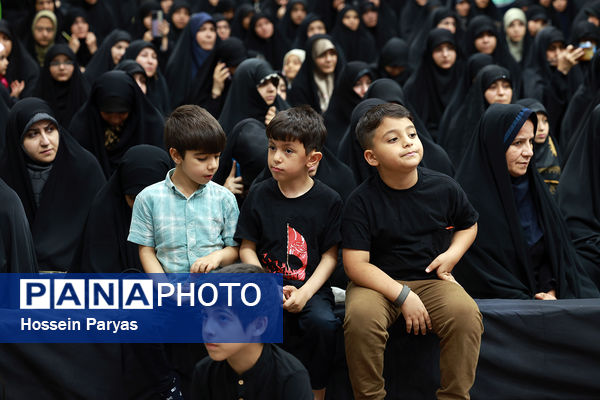 مراسم بزرگداشت شهیدان خدمت در دبیرستان متوسطه دوم امام صادق(ع)