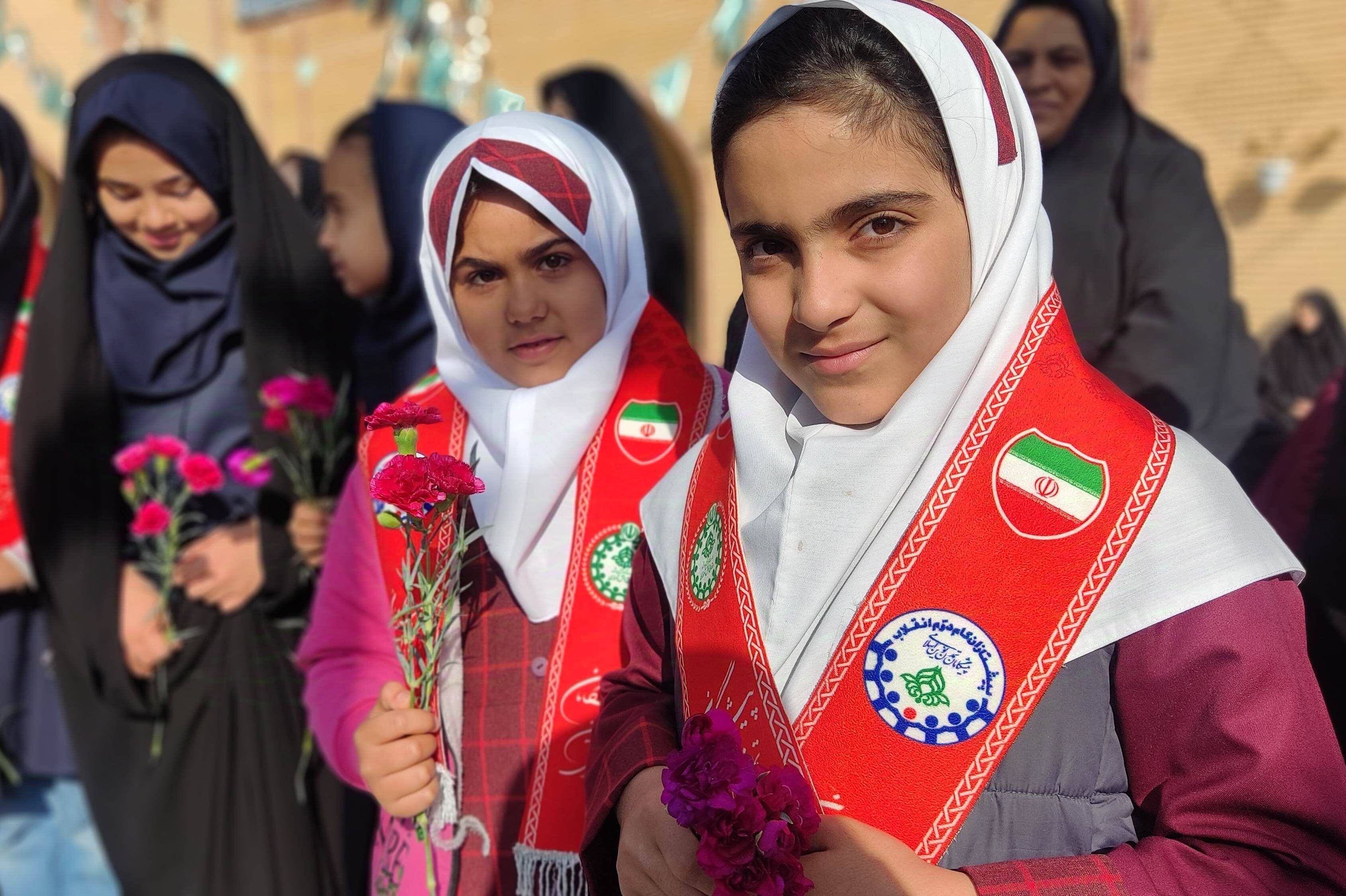 تجدید میثاق دانش‌آموزان با شهدا