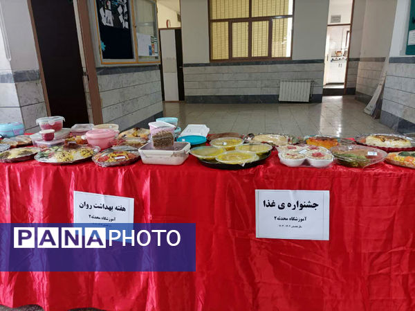 جشنواره غذای سالم در دبیرستان محدثه قم