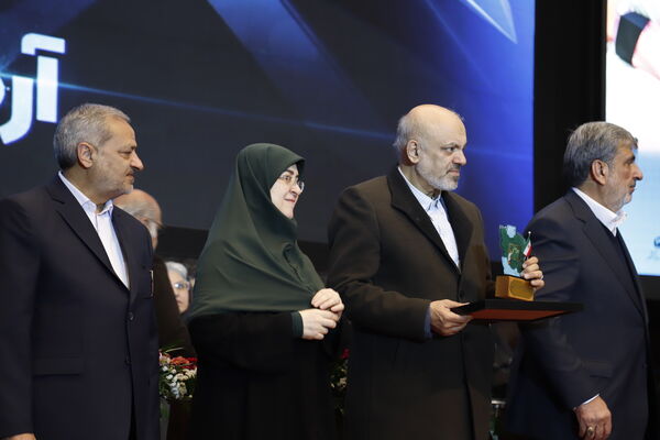 تکریم سازندگان فردای ایران