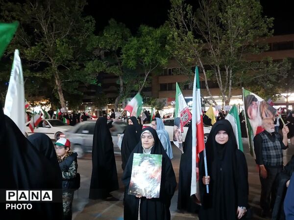 موج حماسه مشهدیان در بلوار احمد آباد 