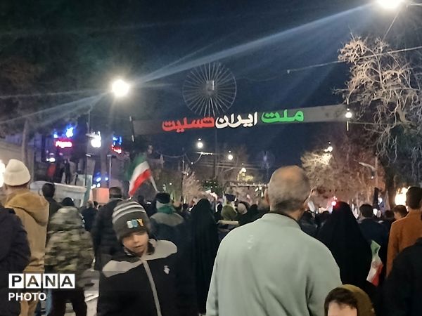 حضور پر شور و حماسی مردم نیشابور در هشتمین روز از شهادت امام شهید خامنه ای