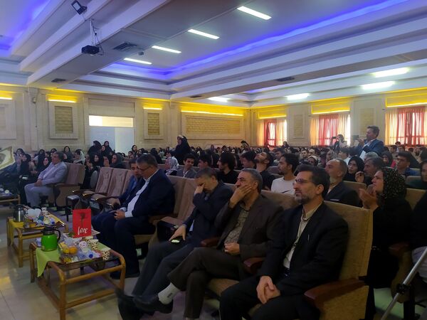 آئین تجلیل از ۱۶۵ دانش آموز برتر در کنکور سراسری در شهرستان اسلامشهر