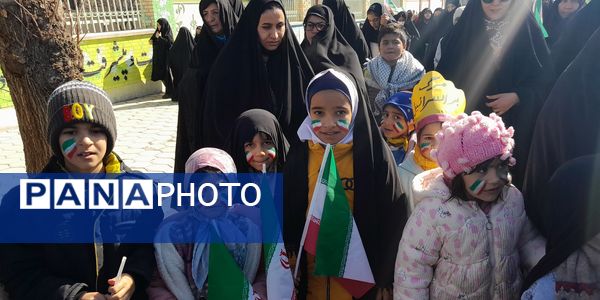 دهه نودی‌ها انقلاب را در دست گرفتند