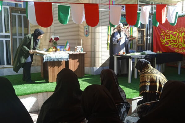 استقبال از شهید گمنام به میزبانی دبیرستان در ادب 