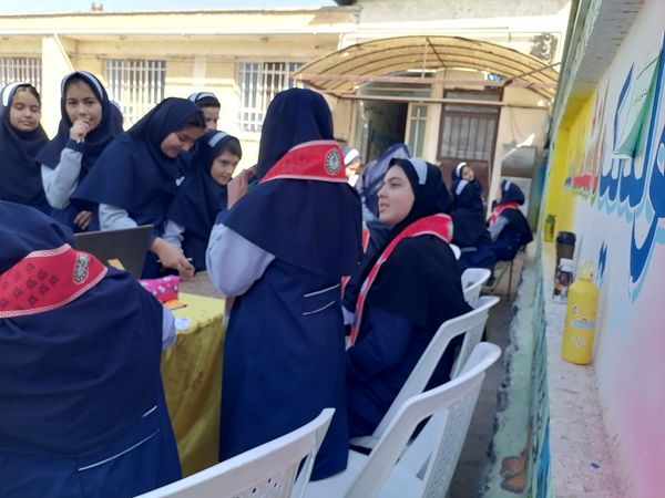 مراسم انتخابات شورای دانش آموزی در دبیرستان ناهید نخودی 