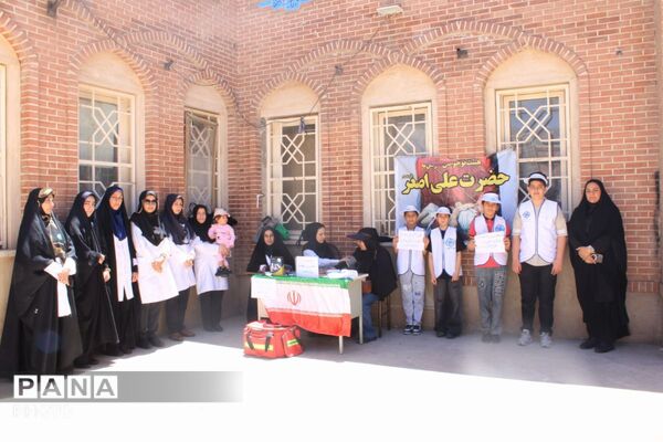 برپایی میز خدمت و ایستگاه پایش سلامتی توسط مراقبین سلامت مدارس
