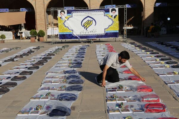 توزیع ۴۰۰ بسته لوازم تحریر برای دانش‌آموزان نیازمند در تبریز