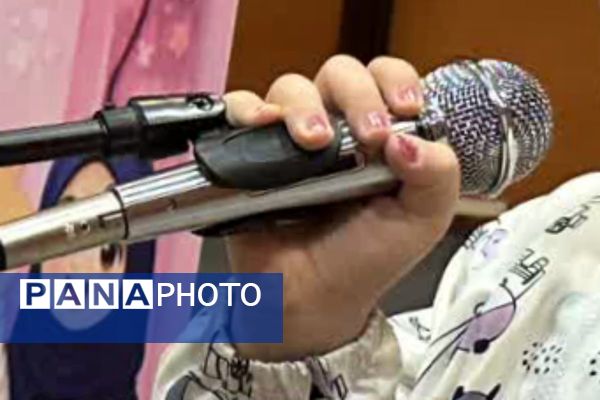 مسابقات استندآپ کمدی و مجری‌گری در سالن سجادیه بهارستان دو