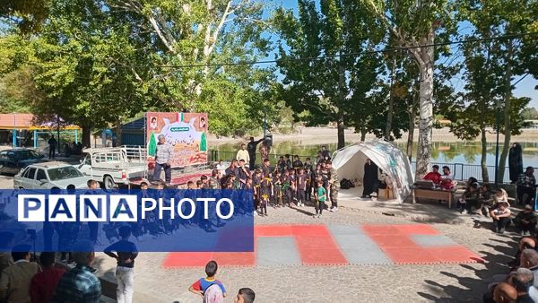 پیاده‌روی خانوادگی به‌مناسبت هفته دفاع مقدس