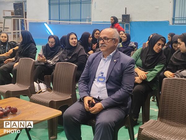 رقابت‌های ورزشی بدمینتون دانش‌آموزان دختر منطقه 2 کشور  در کرج 