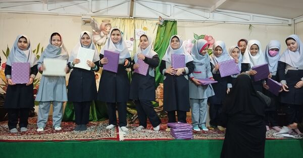 مراسم جشن ولادت حضرت رقیه (س) و تجلیل از دانش‌آموزان برتر آموزشی و پرورشی دبستان شاهد حاج تقی آقا بزرگ مشهد