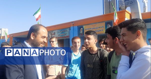 زنگ مهر در دبیرستان شاهد ابوذر غفاری نیشابور به صدا در آمد 