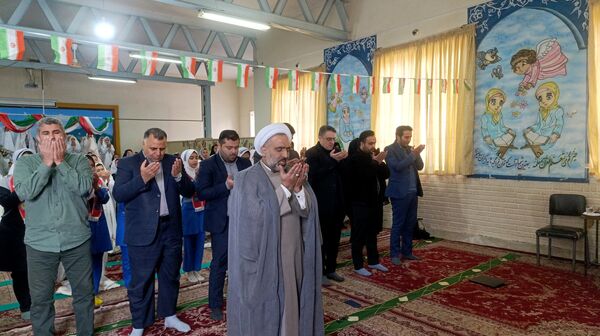 نماز مهمترین اولویت در مسائل تربیتی مدرسه