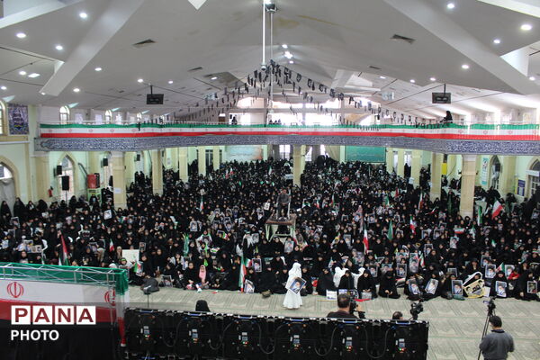 بیعت بانوان مؤمن همدانی با رهبر معظم انقلاب اسلامی 