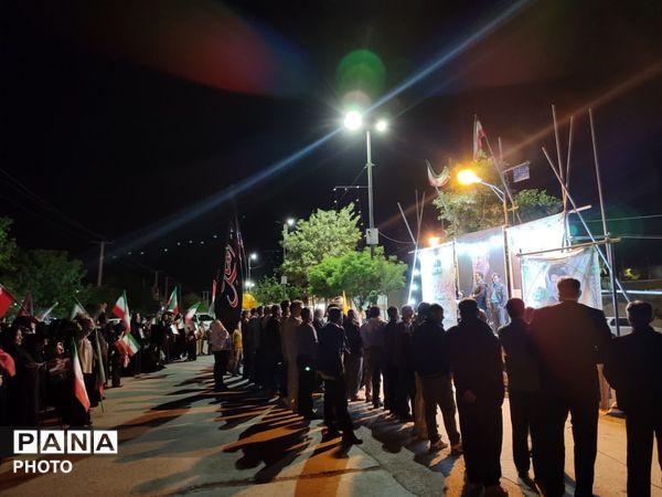 همصدایی فرهنگیان و دانش‌آموزان در تجمع شبانه مردم بیرانوند
