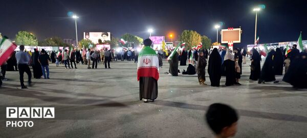 حضور پرشور شهروندان بندرعباسی در ساحل خلیج فارس