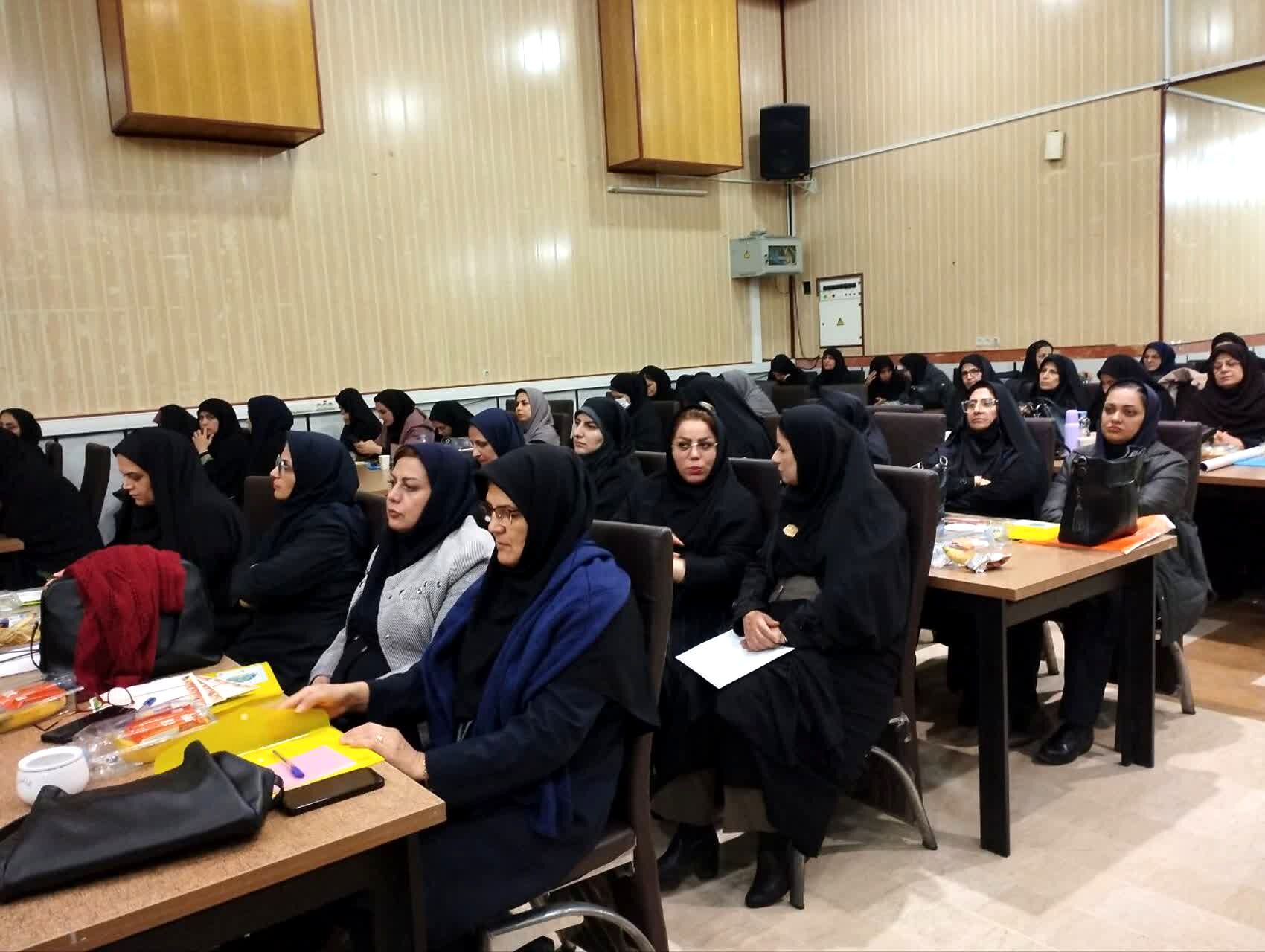  گردهمایی مدیران مدارس مجری یاریگران زندگی در مازندران