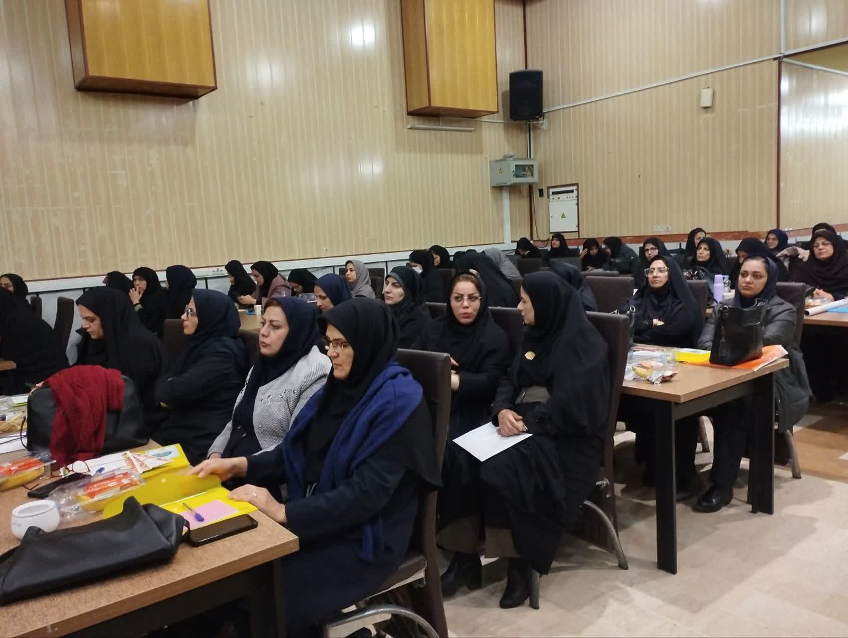  گردهمایی مدیران مدارس مجری یاریگران زندگی در مازندران