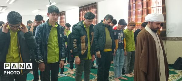 مدرسه شهید صادقی، میزبان دانش آموزان روزه دار در محفل نورانی قرآن
