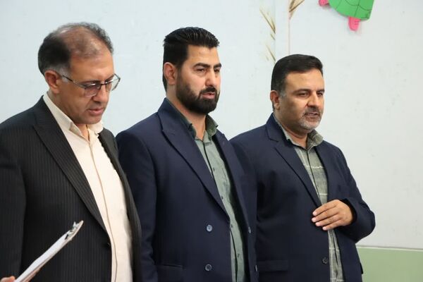 مراسم جشن شکوفه‌ها در مدارس ابرکوه