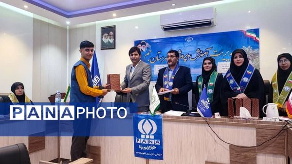 تجلیل از خبرنگاران برتر شهرستان جم