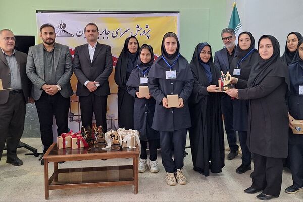 شور علمی دانش آموزان فشافویه در آیین گرامیداشت روز آزمایشگاه