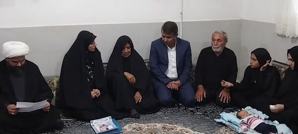 حضور معاون رئیس جمهوری در منازل جان باختگان معدن طبس در بخش انابد