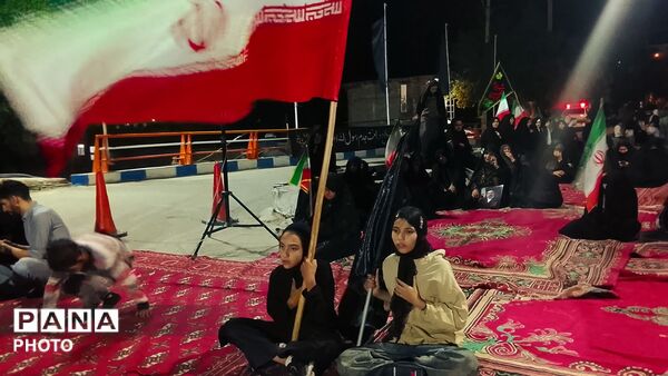 حال و هوای حسینیه شهدای شهر بار در اولین شب محرم 