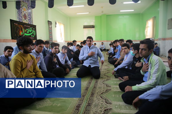 مراسم عزاداری ایام فاطمیه توسط دانش‌آموزان تنگستانی