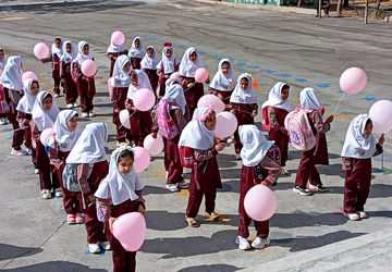 شکوفه‌های انقلاب شکفتند: جشنی رنگین برای نوگلان کلاس اولی‌ها در وردنجان