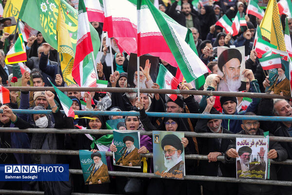 سخنرانی رئیس جمهور در جمع راهپیمایان ۲۲ بهمن