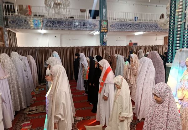 جماعت در اعتکاف دانش‌آموزی، طعم شیرین بندگی