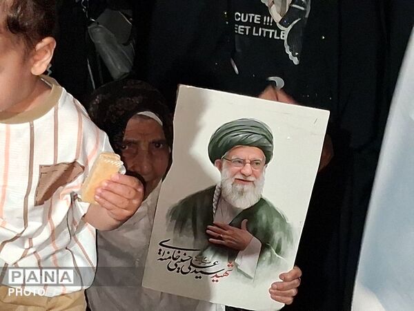 خروش ملت ایران در شب نود و پنجم حماسه میدان داری-٢