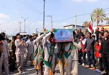 وداع پرشور مردم رودان با پیکر شهید ایرج معتقدزاده