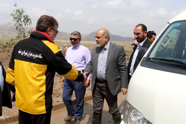 بازدید وزیر کشور از روند بازگشایی و خدمت‌رسانی در مناطق سیل‌زده مشهد