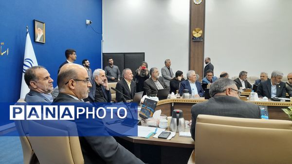 تماشای کشتی المپیک در استانداری مازندران با حضور وزیر آموزش و پرورش