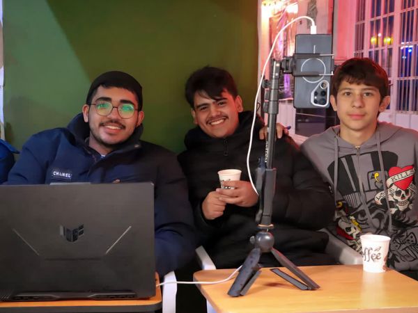 جلوه‌ای از اعتکاف دانش‌آموزی در مسجد امام علی‌بن‌ابی‌طالب (ع)