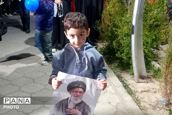 حضور مردم‌ نسیم‌شهر در سی هفتمین تجمع شبانه میدان‌ هفت‌تیر