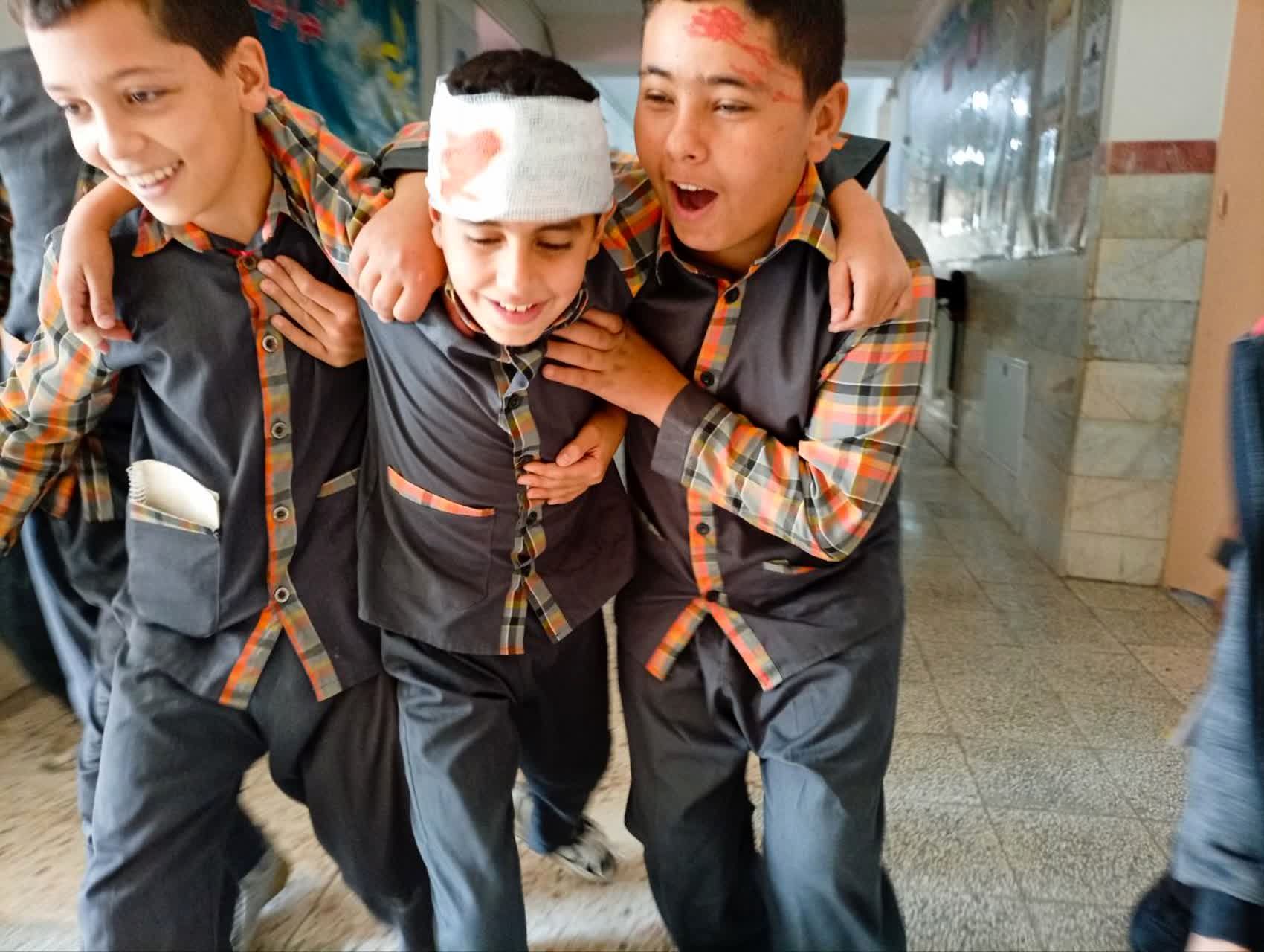 مانور زلزله در دبستان شهید پسندیده فدافن  