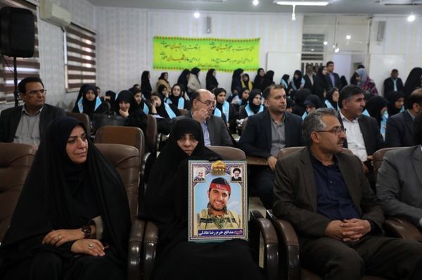 برگزاری آیین استانی «جشن نیکوکاری» در دبیرستان شاهد فاطمیه اهواز